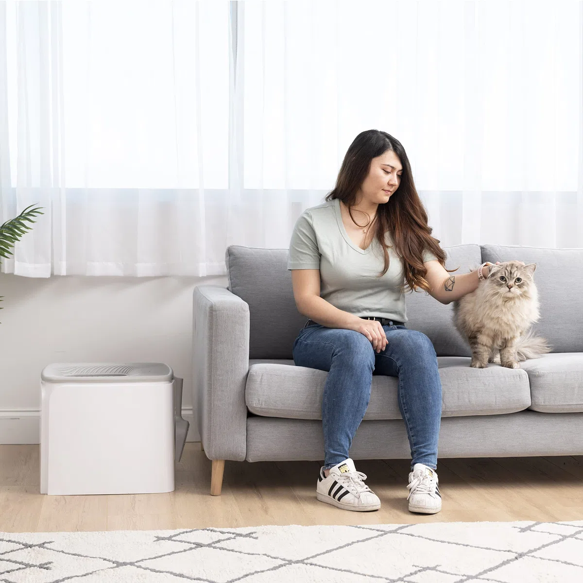 Iris Ohyama, Katzentoilette mit Schaufel, Geschlossenes Katzenklo, Weiß, Abnehmbaren Deckel, Spritzschutz, Einfache Reinigung, Für Katzen, Kätzchen, Kaninchen, BPA-frei - PRCL-SQ | Hundefreie Zone, hundefeste Pfanne, geschlossener Zugang oben, Schmutzfang