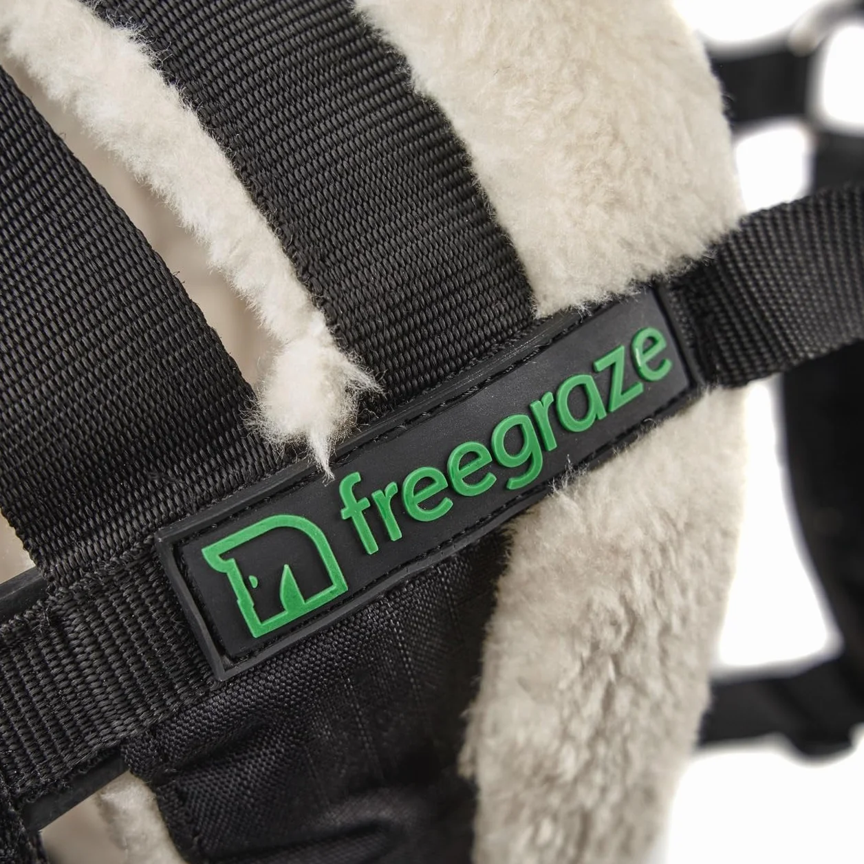 Shires FreeGraze Airflow Weidemaulkorb Schwarz Cob