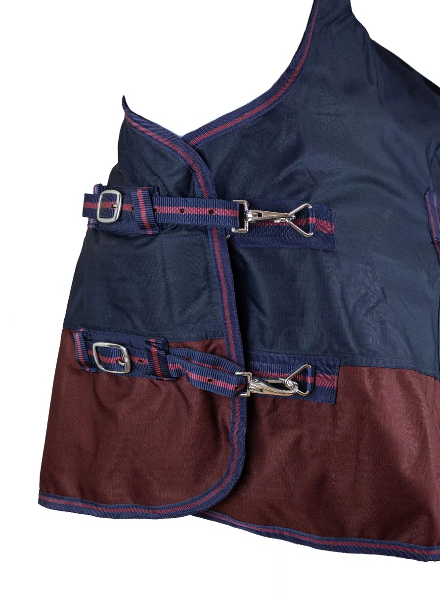 RL24 - Weidedecke High Neck Basicline 600D – Regendecke & Übergangsdecke – wasserdichte Outdoordecke mit Kreuzbegurtung – Pferdedecke in Marine/Kastanie – Größe 145cm (200g/m² Füllung)