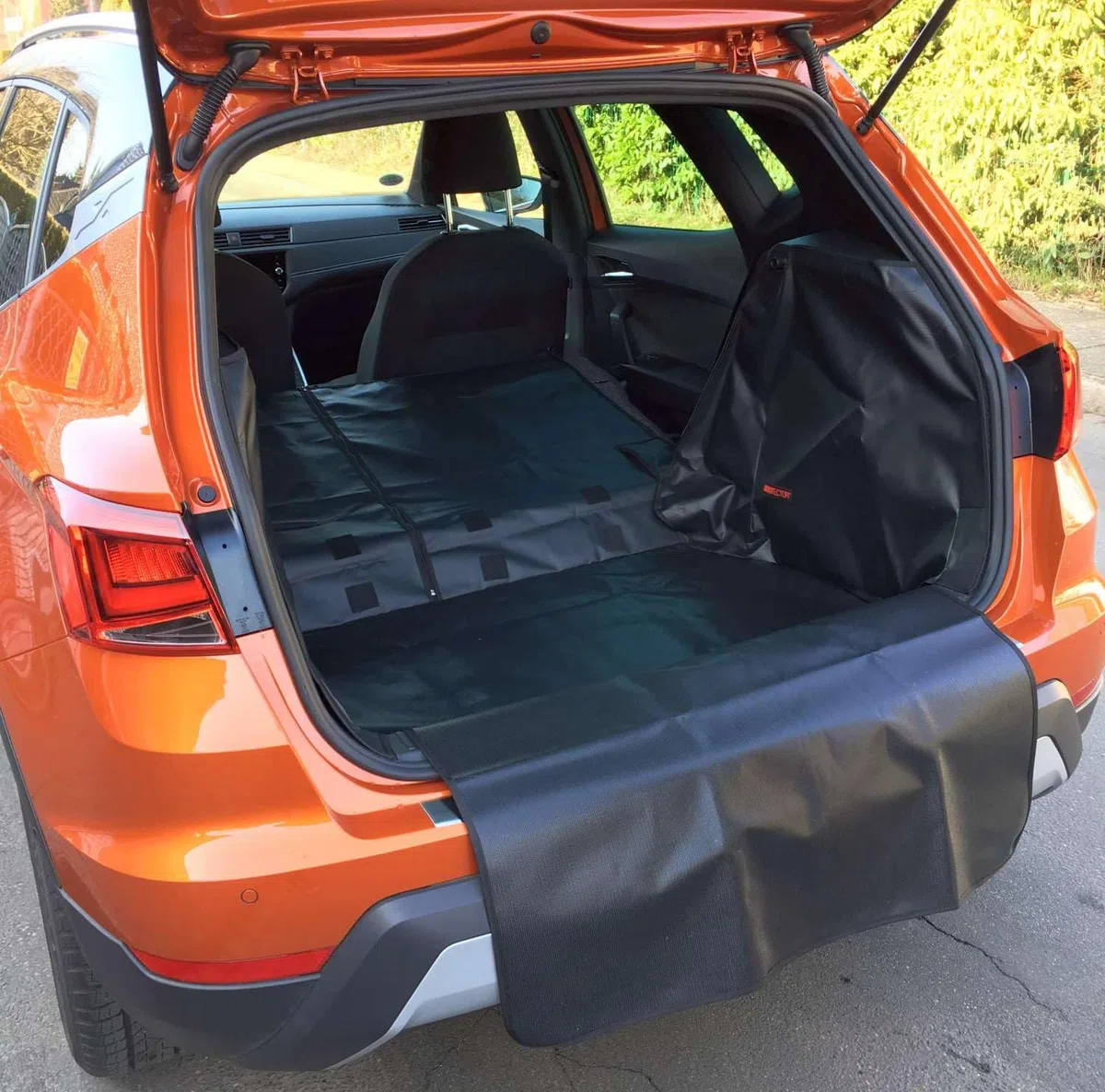 BOOTECTOR Kofferraumschutz passend für Seat Arona ab 2017 (variabler Boden unten) AZUGA AZ10072127 Kofferraumwanne