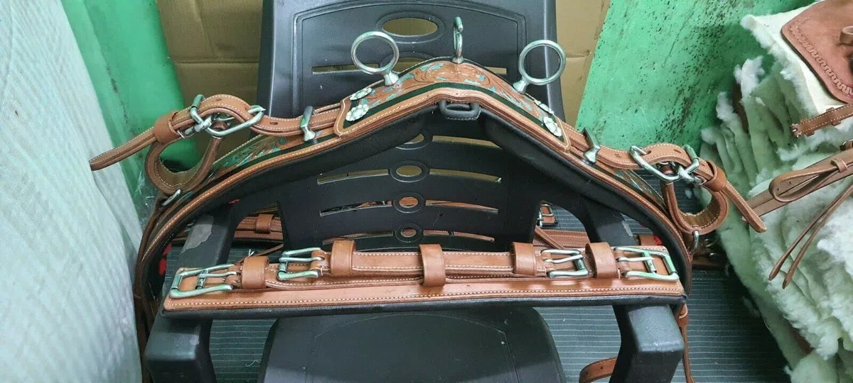 Stilvolles, naturbraunes 3-farbiges Leder-Fahrgeschirr für Einzelpferdewagen in 4 Größen (Shetland)