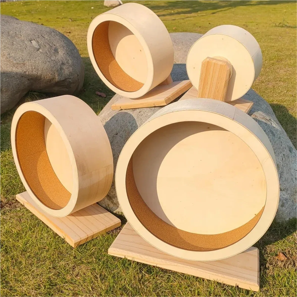 Hamsterrad Geräuschloses Hamsterrad aus Holz mit Ständer | Übungskreisel Naturholz for Chinchillas/Igel/Frettchen, rutschfest und Nicht auswerfbar für Haustiere(L)