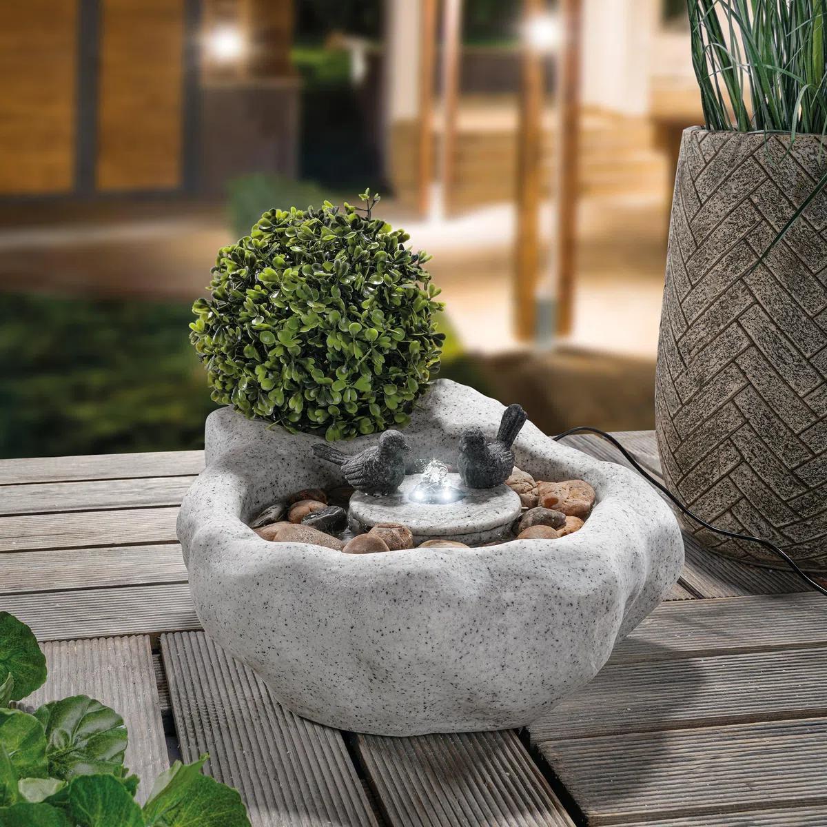 esotec Solar-Brunnen Vogelbadbrunnen mit Akku & LED & Pumpe, Solar Gartenbrunnen mit Vogeltränke, Wasserspiel Outdoor, 42x32x17cm, 101319