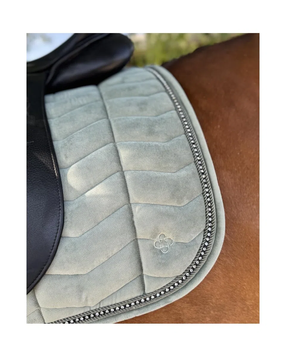 4Horses Dressurschabracke Leeds, atmungsaktive Schabracke mit Coolmax-Futter, Schaumstoffpolsterung, Polyfill und Klettschlaufen