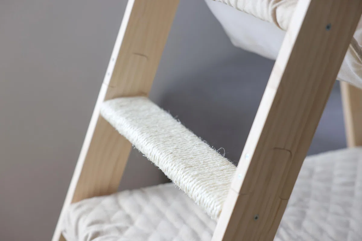 Kerbl Pet Kratzbaum Ladder, Katzenkratzbaum, Natur/beige, 97x35x134cm, Holz, Velourstoff, Katzen, Sisalstufen