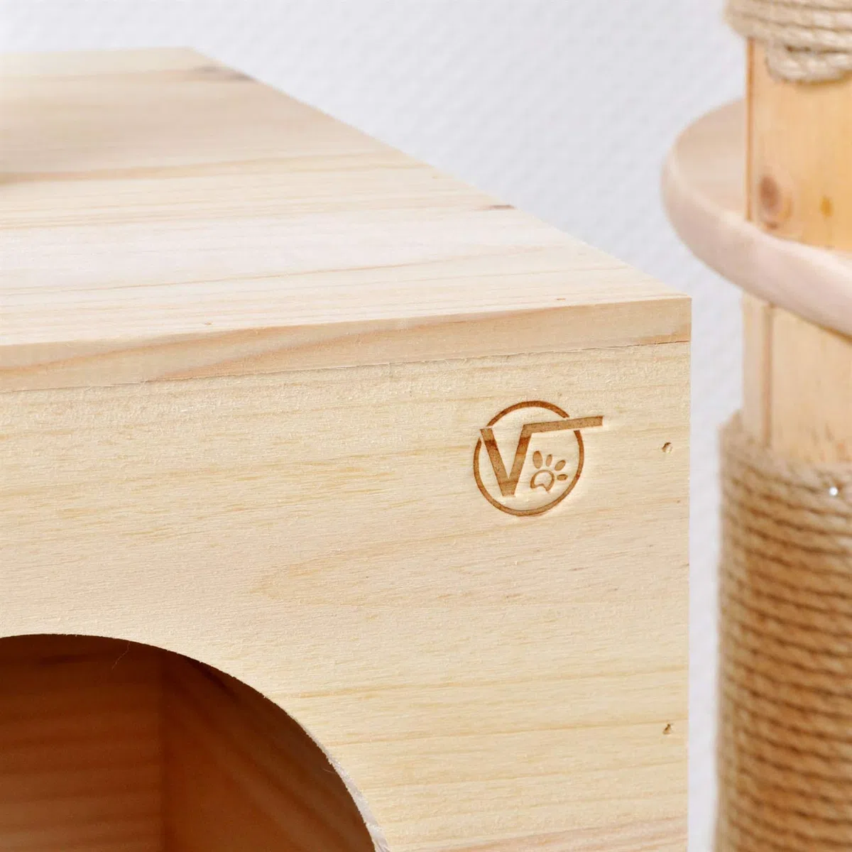 VOSS.PET Kratzbaum aus unbehandeltem Kiefernholz 1,63m, Simba, Katzenbaum, Kletterbaum, Katzenkratzbaum
