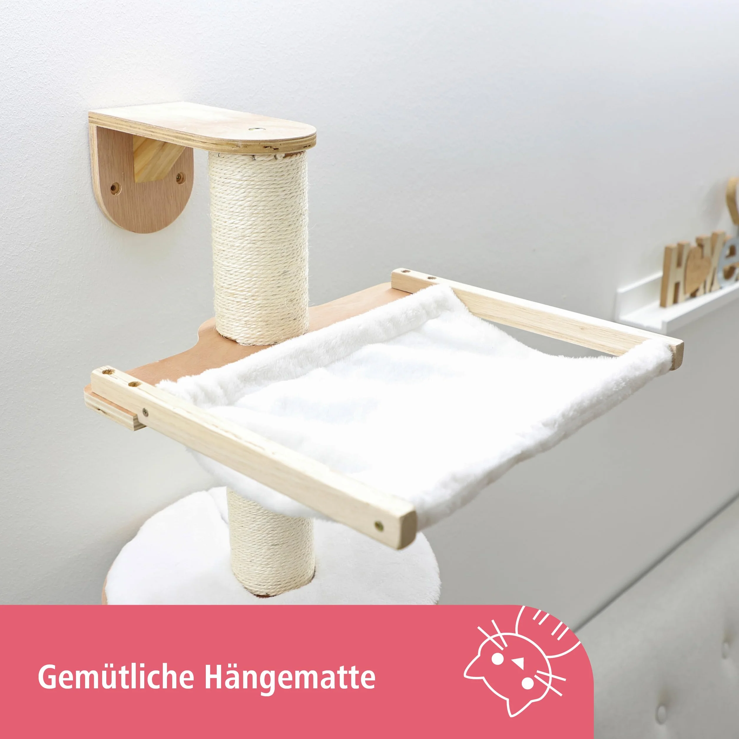 Kerbl Pet Wandkratzbaum Dolomit | Weiß, 168 cm hoch, Wandkratzbaum aus Holz, Plüsch und Sisal, mit abnehmbarem und gepolstertem Kissen