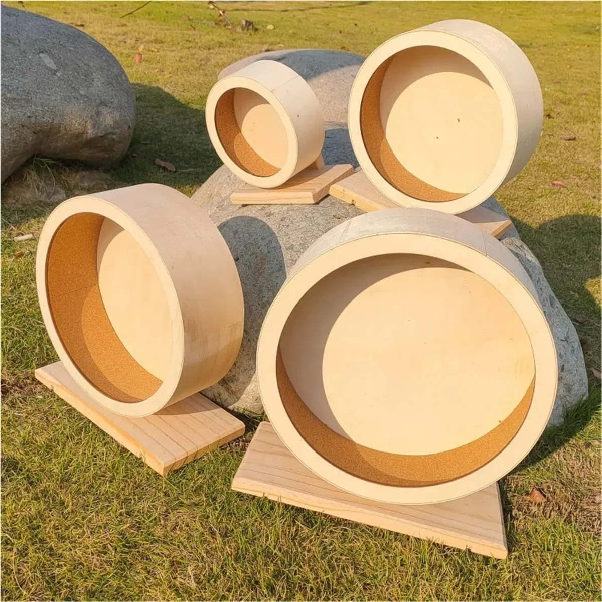 Hamsterrad Geräuschloses Hamsterrad aus Holz mit Ständer | Übungskreisel Naturholz for Chinchillas/Igel/Frettchen, rutschfest und Nicht auswerfbar für Haustiere(L)