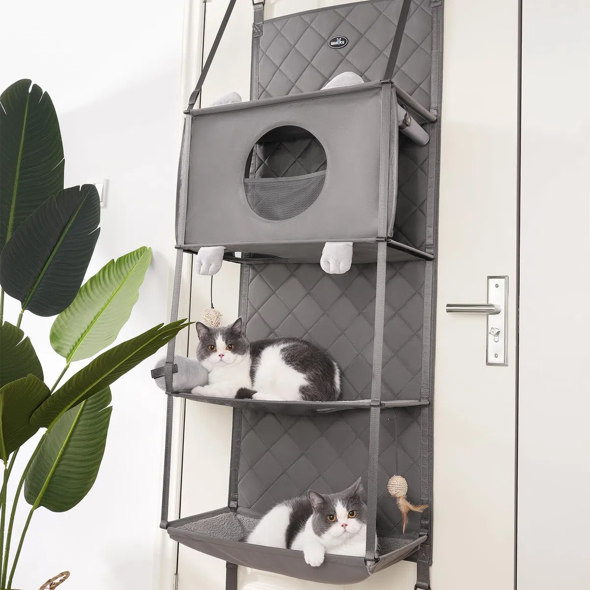 Wakytu Hängender Kratzbaum - Tür montiert Climber Katze Wand Katze Hängematte für Indoor, Hanging/erhöhte Bett - 4 Geschichte mit abnehmbaren Kissen, Ball Spielzeug und Rollolo Katzenmöbel
