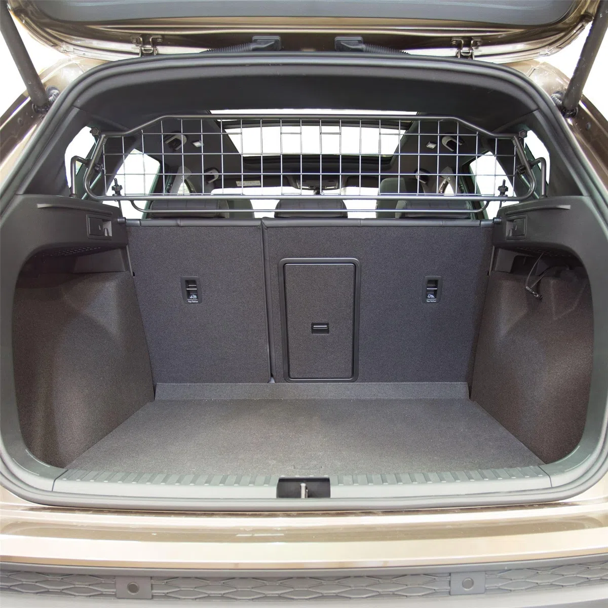 Travall Hundegitter für Cupra Ateca (2020-) Fahrzeugspezifisches Hundegitter, Kofferraumschutz für Hundetransport, Gepäckschutz, Robustes Stahlnetz Auto Hundesperre