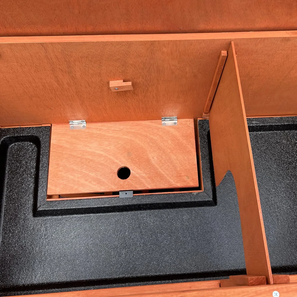 Bunny Business Doppelstöckiger Doppeldecker-Stall für Kaninchen/Meerschweinchen, mit ausziehbaren Ablagen und Dach zum Öffnen, Kaninchenstall und Laufstall und Abdeckungspaket (rot-BB-36-DDL-TR +