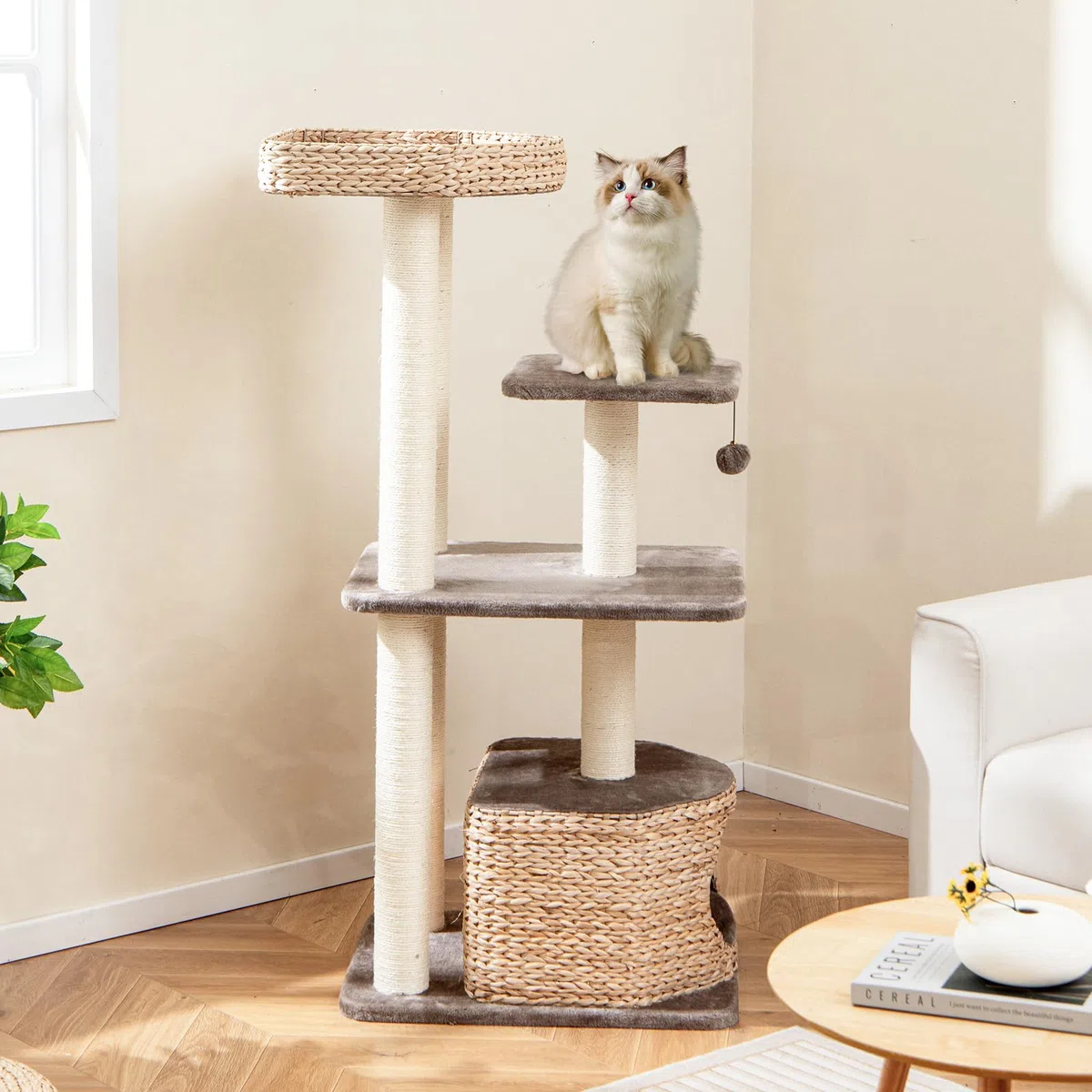 COSTWAY Kratzbaum mit Katzenhöhle, 131 cm hoch, Katzenbaum mit Plattformen & Ball & Sitzstange und Kissen, Kletterbaum aus Rohrkolben & Sisal, Katzenkratzbaum Katzen Klein, Kaffee+Natur
