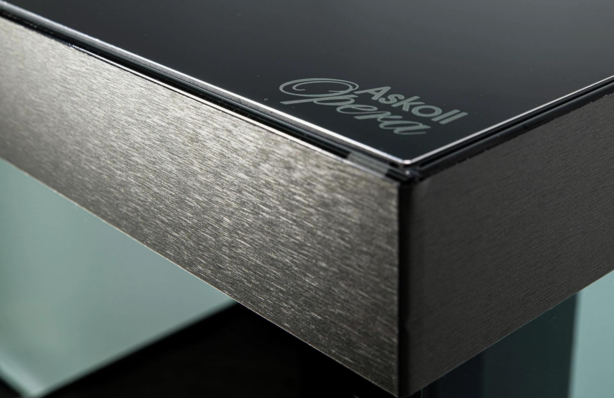 Opera Aquarium 80 Black
